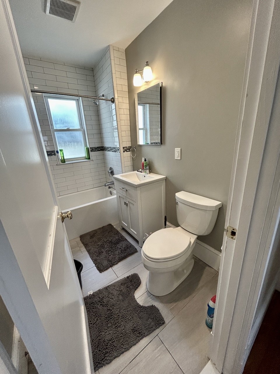 Sunny 4 Bed 2 Bath in the Heart of Brookline - Heat and Hot Water Included - 9.1