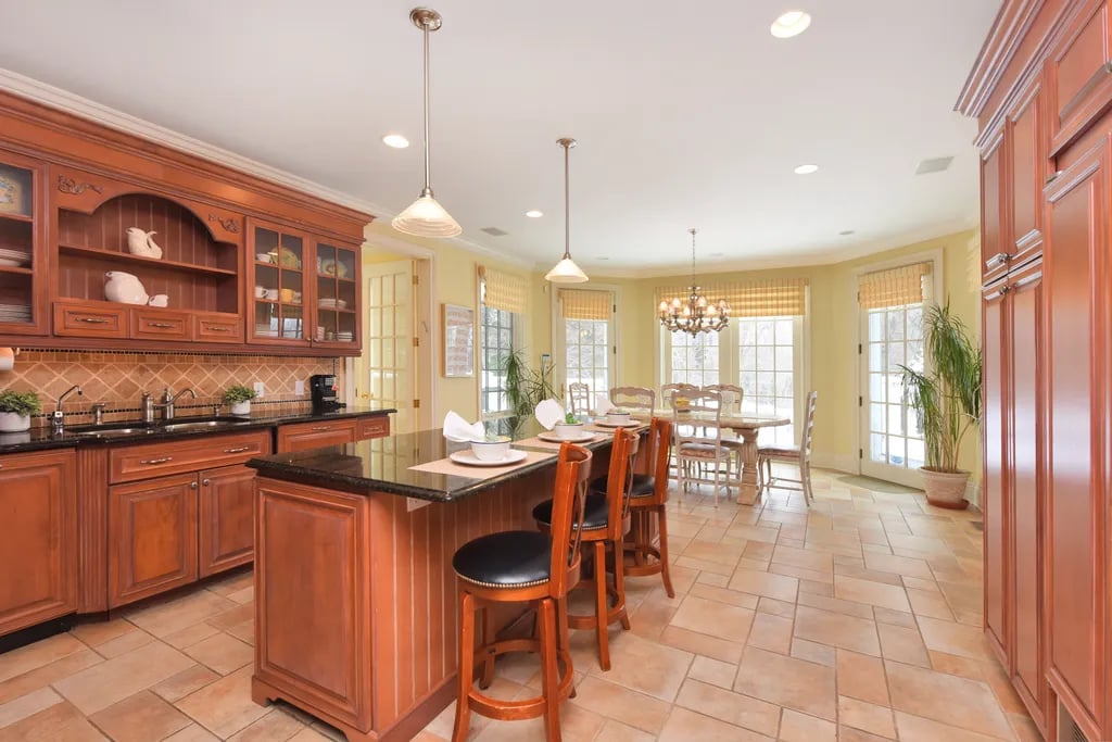 39 Hunting Hollow Ct