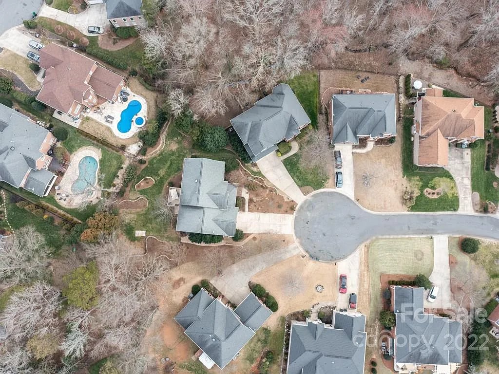 10405 Sundance Ct