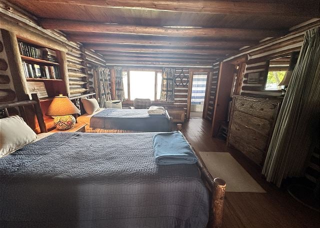 Randall's Point End Cabin 