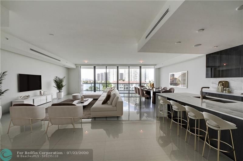 3300 NE 188th St #509