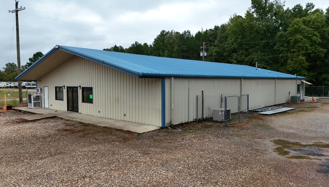 Lake Ouachita Commercial Building
