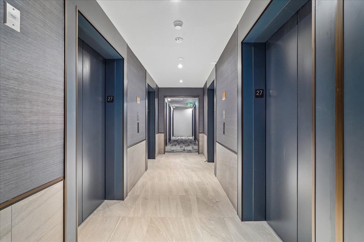 2-bedroom, 2-bathroom CORNER suite