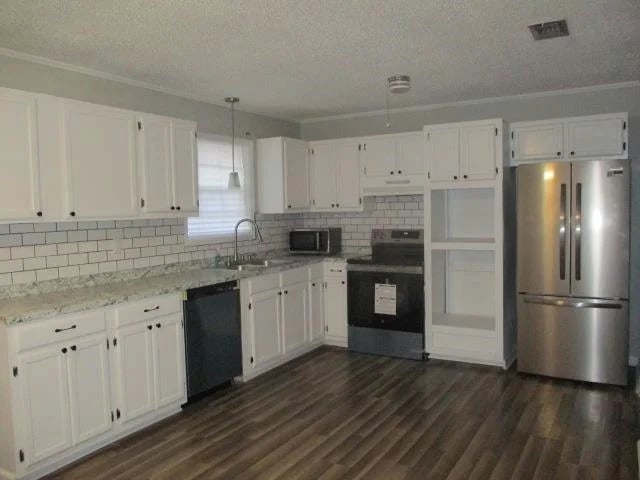 100 ODELIA CIR