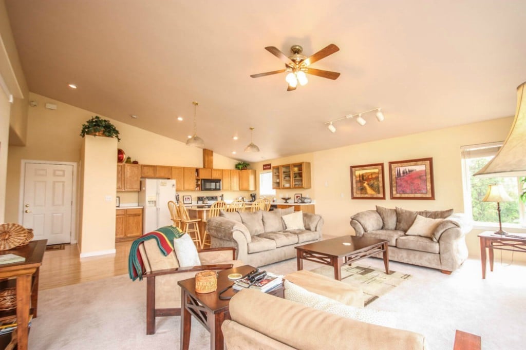 325 W Entiat Dr