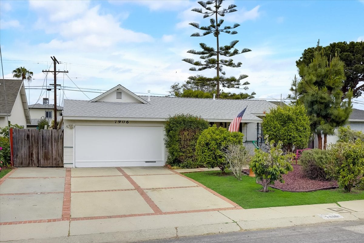 7906 Kittyhawk Ave