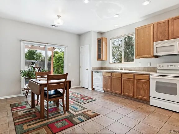 15942 Abbeylara Ln