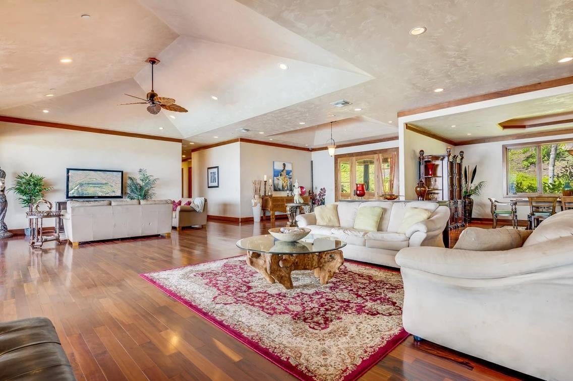 WEST MAUI TOP QUALITY RESIDENCE -35 ACRES - 180 DEGREE OVEANVIEW - $5,75,000 - PRESTIGIOUS MAHANALUA NIU SUBDIVISION 