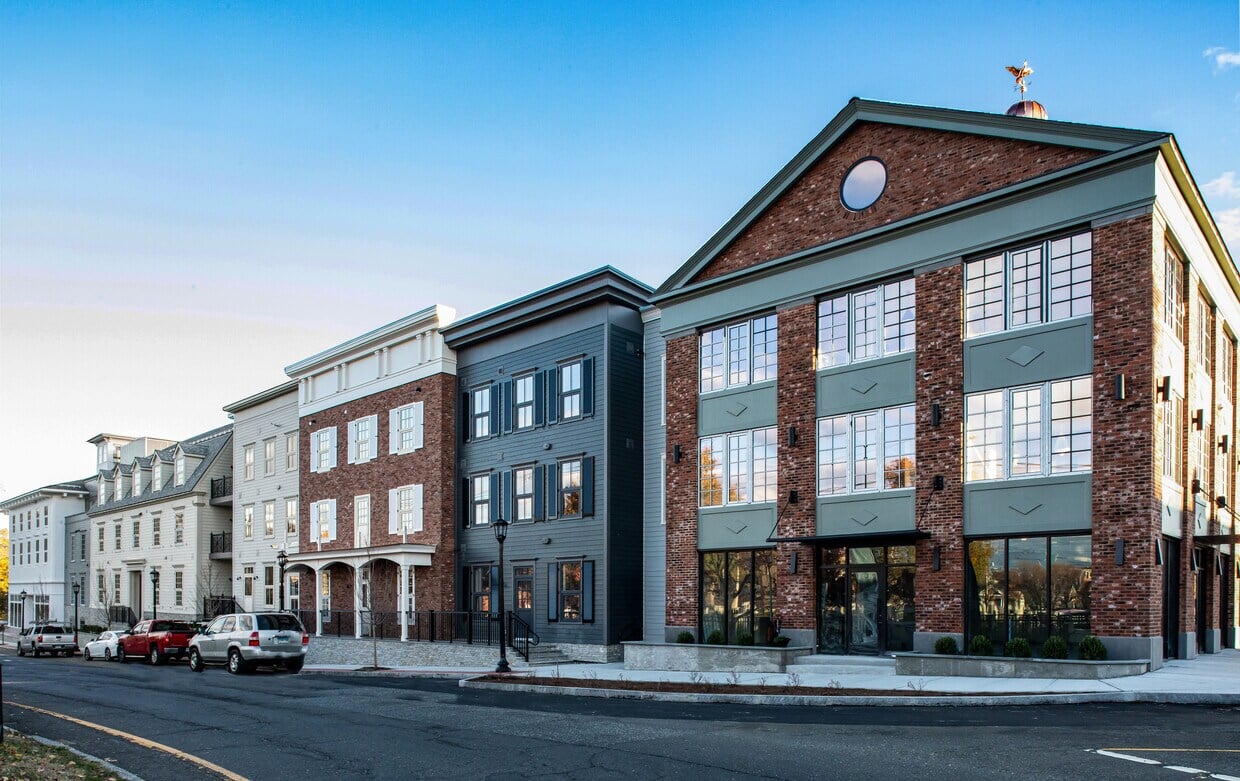 1 Cemetery St, Norwalk | Adrea Pointe - 2 spaces available