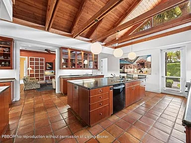 6 La Costa Way