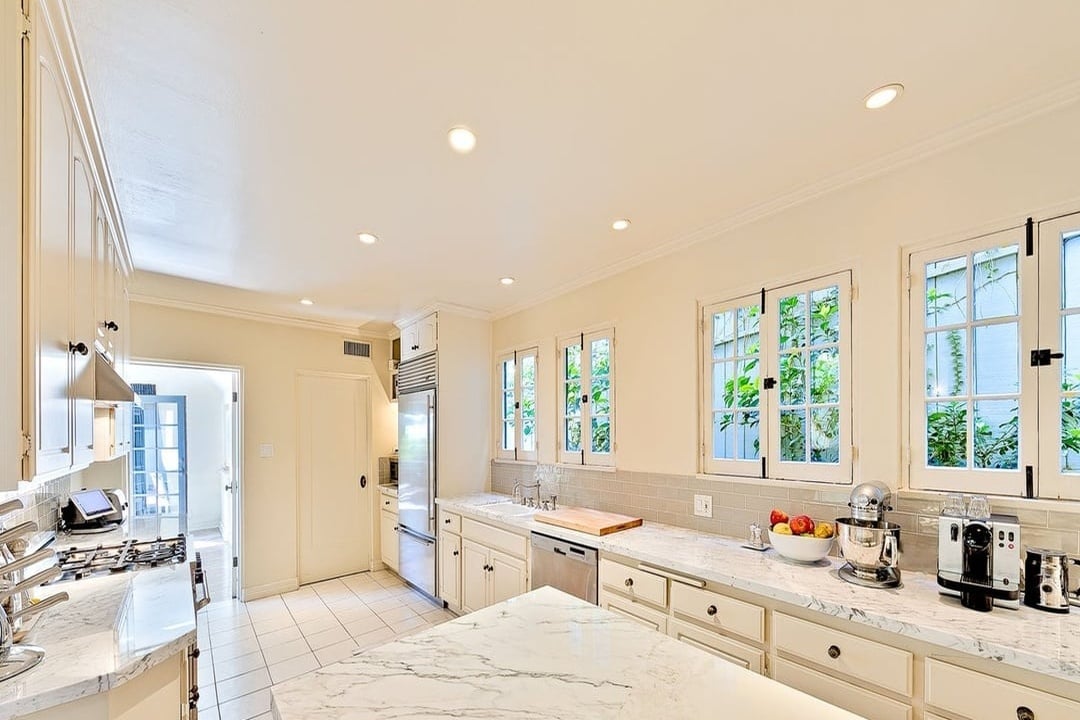 Halo Retreat, N Kings Rd, 90069