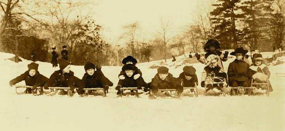 RePurpose Wed – Vintage Sleds