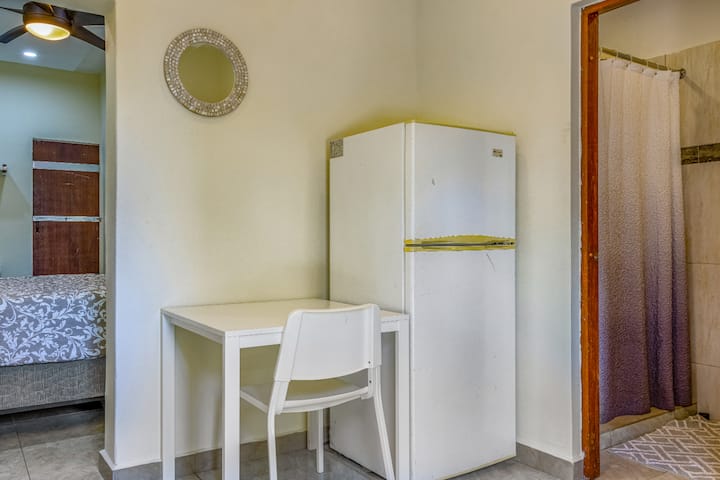 Beach House Apt 3 • Budget 1BR Kitchen • Beachside - Airbnb