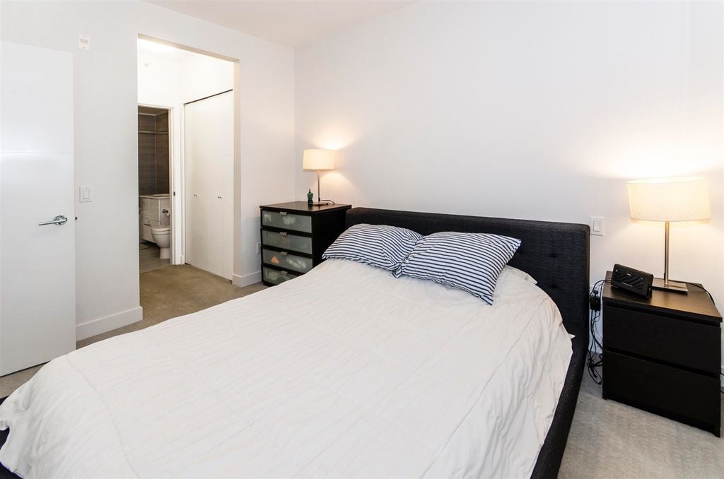733 W 3rd St, #404