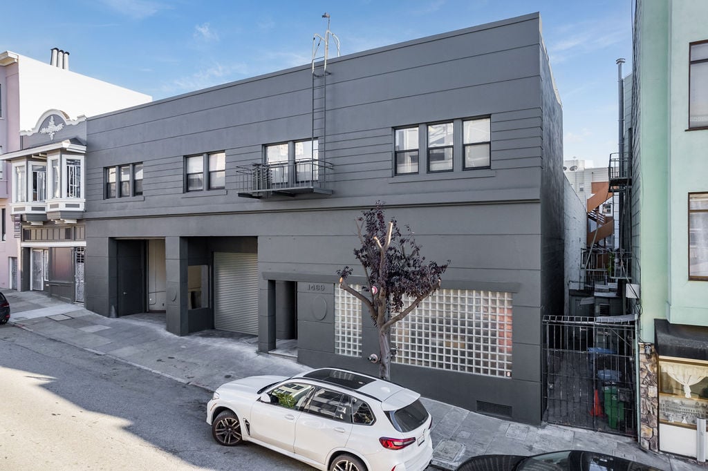 1469 Pacific Ave | 16,493 Light Manufacturing Warehouse