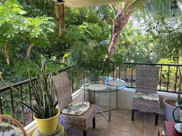78-7100 Kamehameha III Road, #404