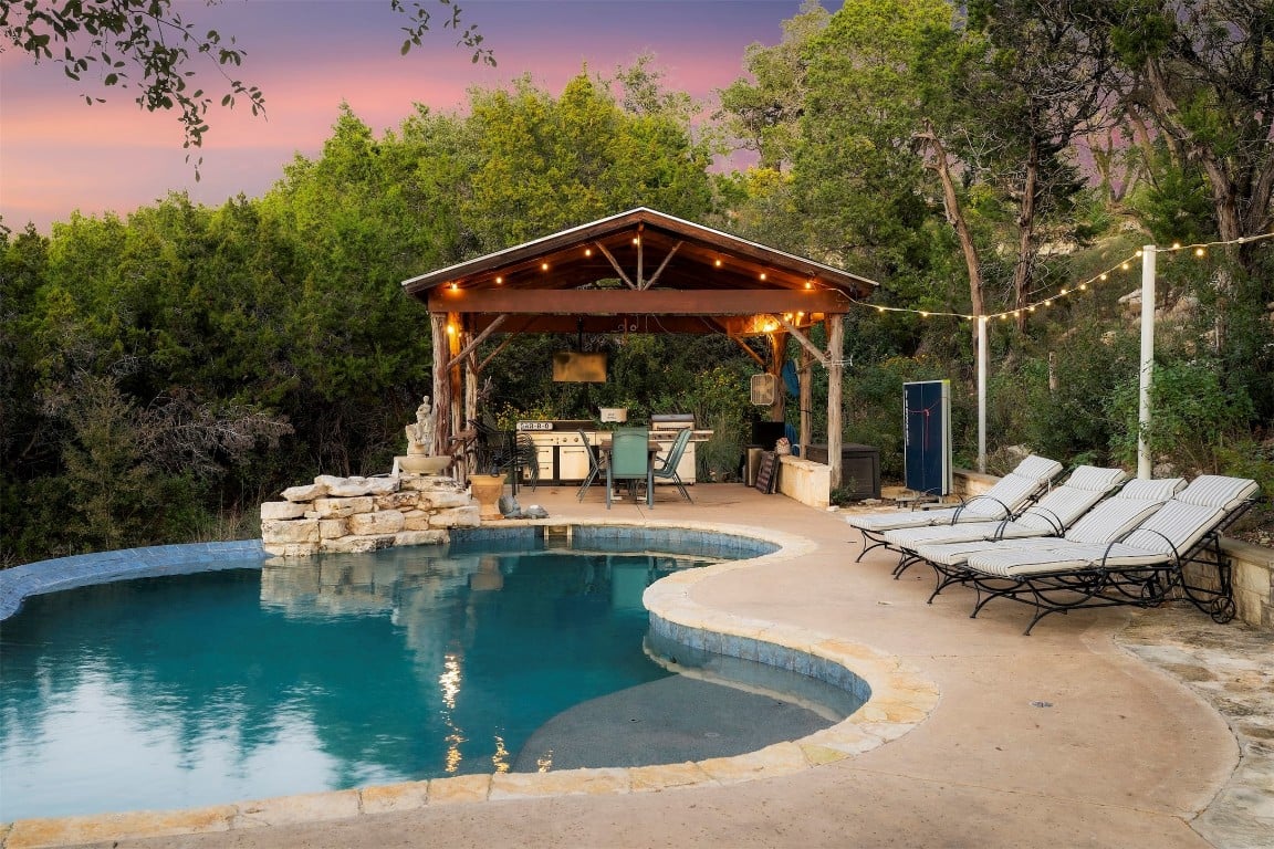 5507 Travis Cook Rd