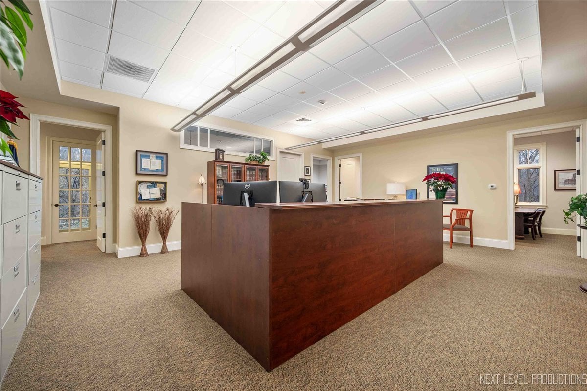 400 Knoll St Unit C, Wheaton IL. High-Yield Office Investment Opportunity