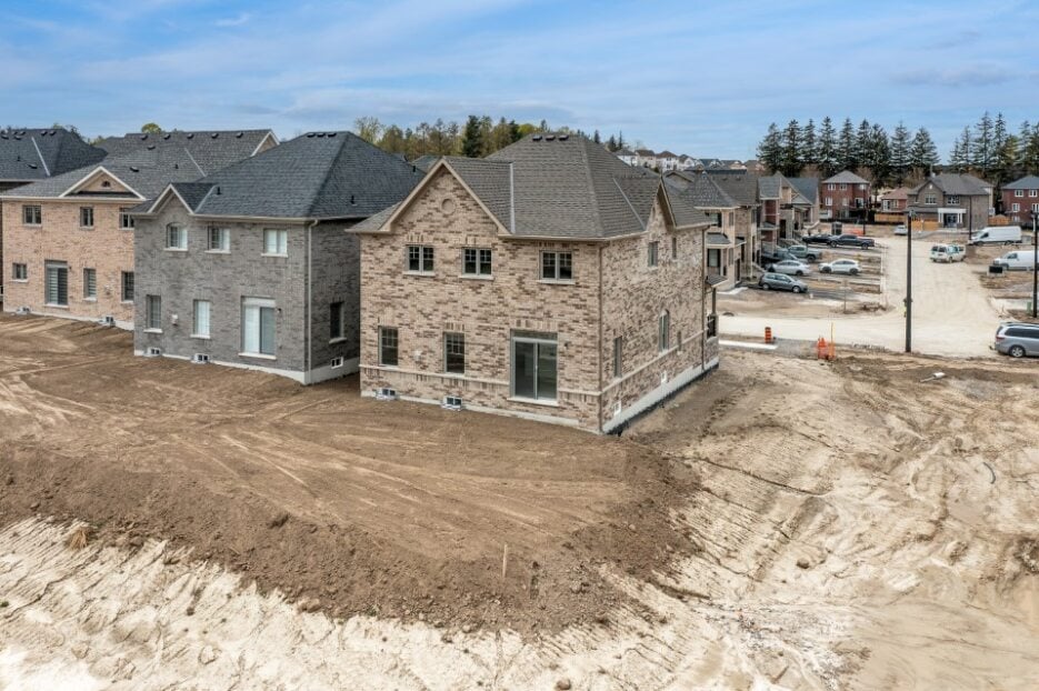 55 Robin Trail