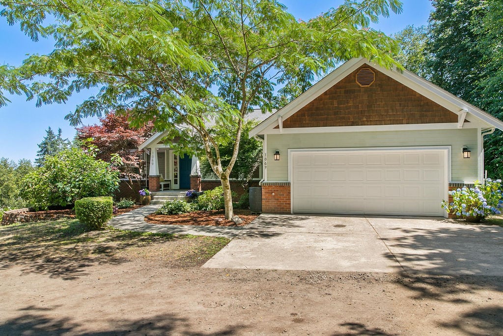 1069 NW Luoto Court