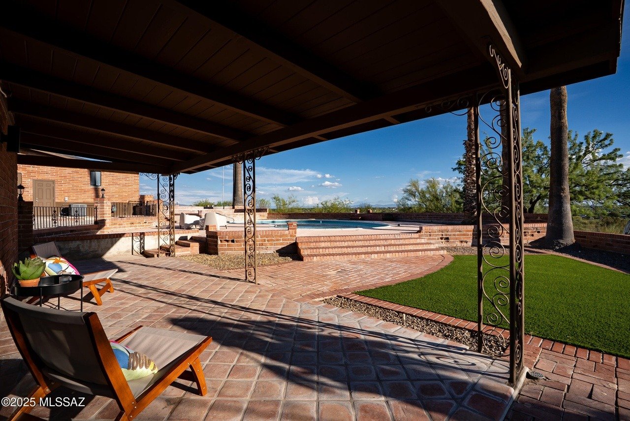 5240 E River House Rd