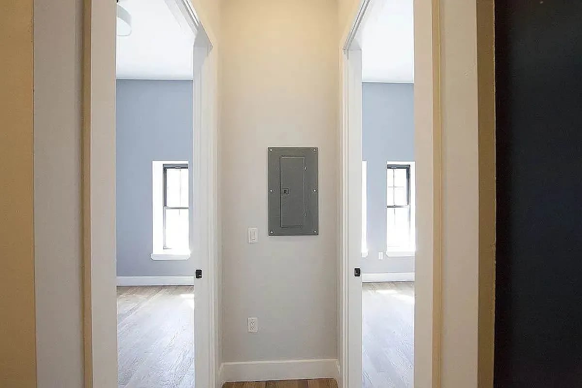 613 Woodward Ave 3C