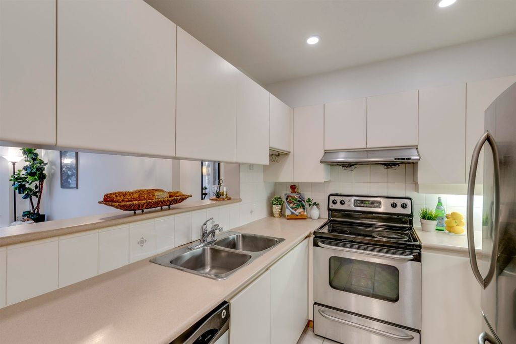 2628 Ash St, #207