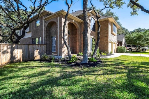 17217 Crescent Heights Trl