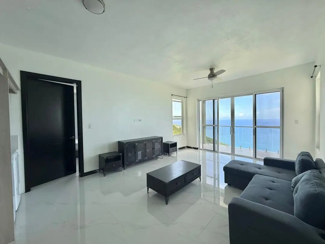 1079 Rogue's Bay 3 Bedroom Apartment 