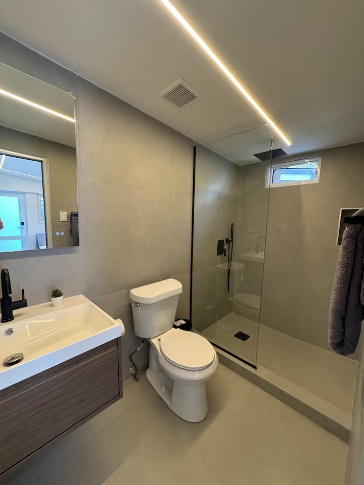 Beach House Apt 4 • 1BR + Sofa Bed • Sleeps 4 - Airbnb