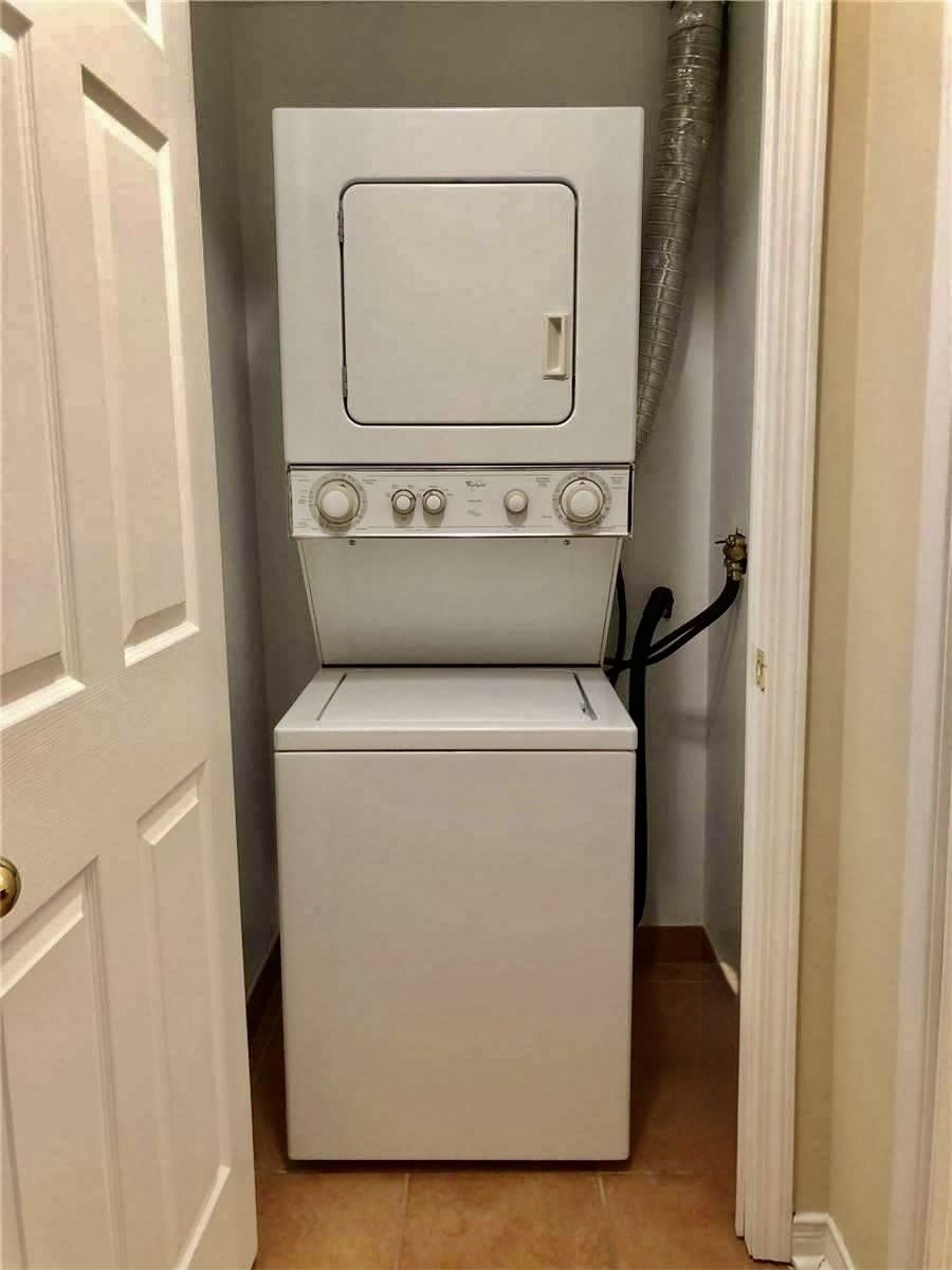 39 Oneida Crescent PH6