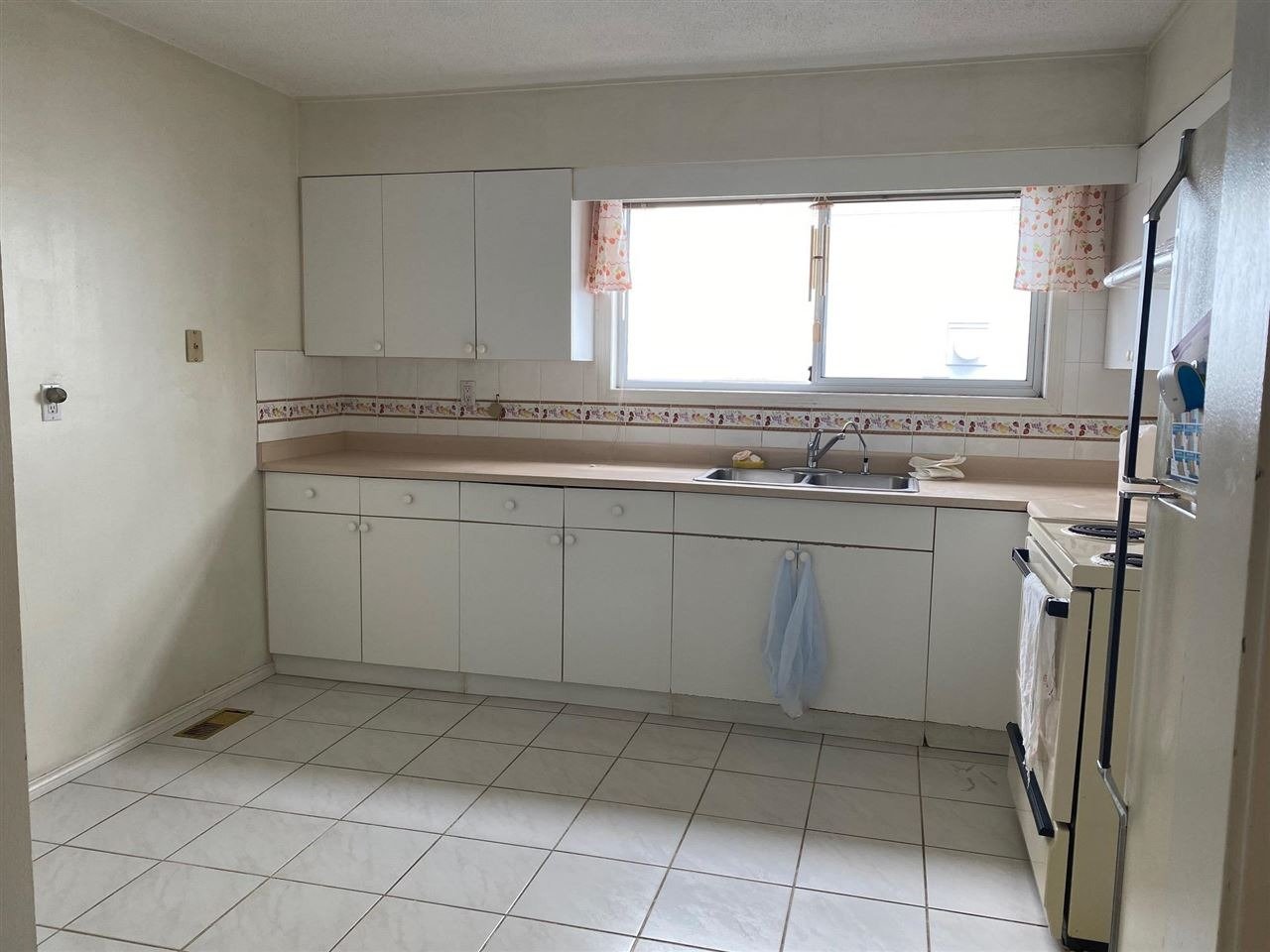 51 W 61st Ave