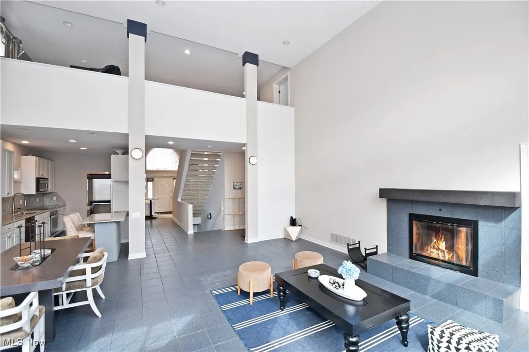 381 W Glengary Cir