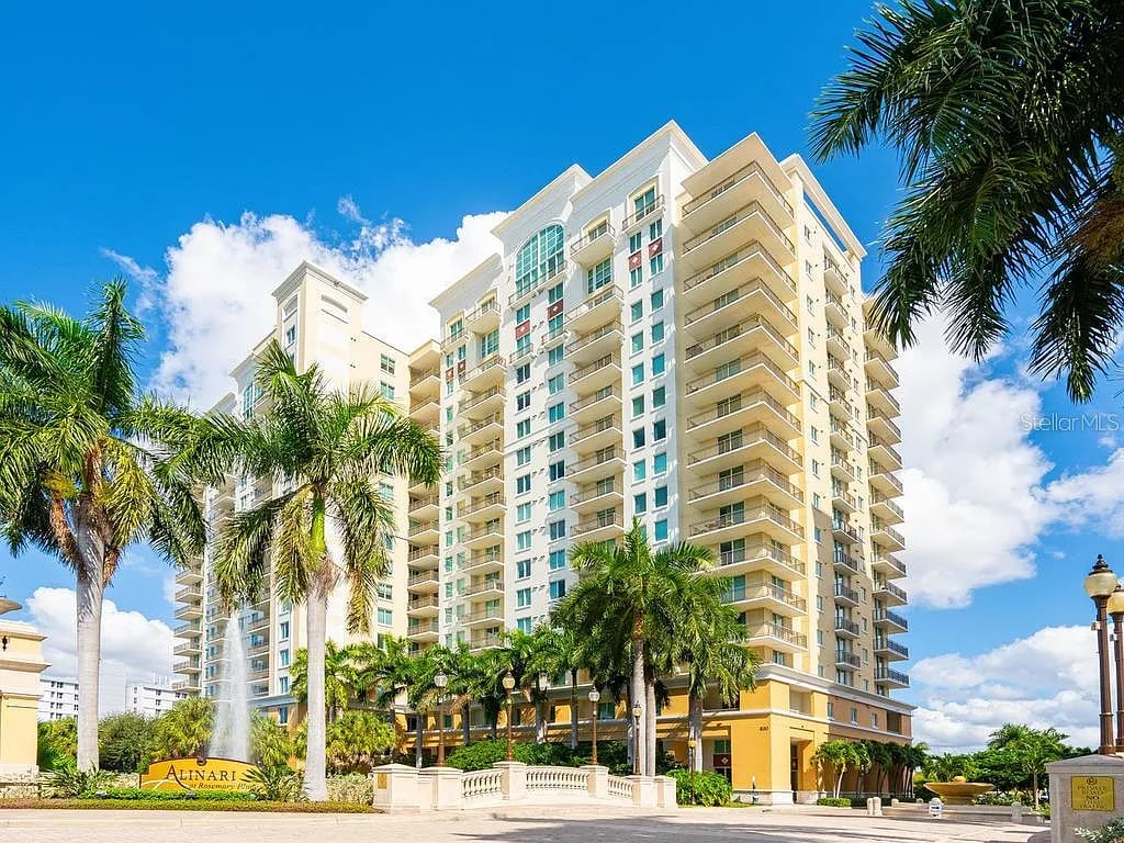 800 N Tamiami Trl #1012