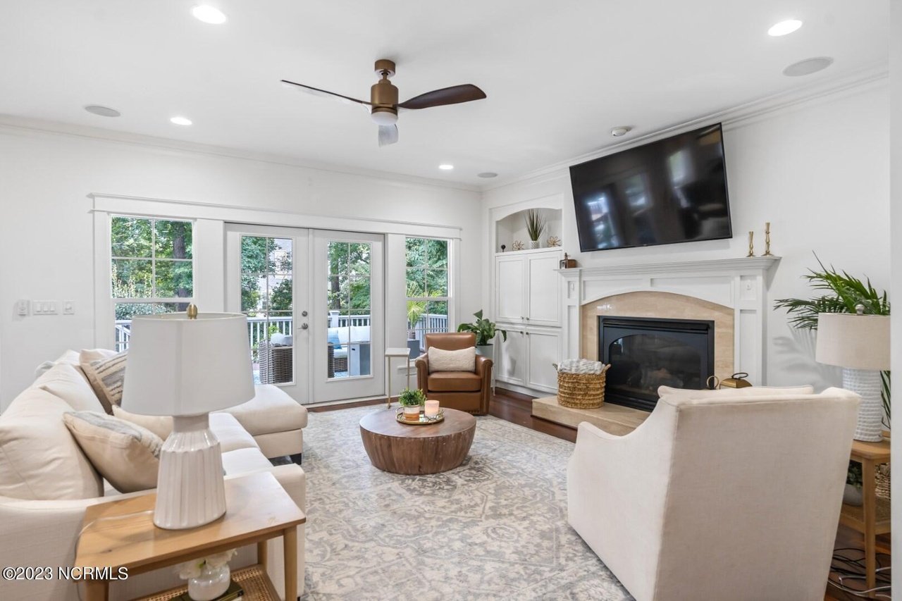 7409 Fisherman Creek Dr