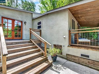 4009A Redwood Rd