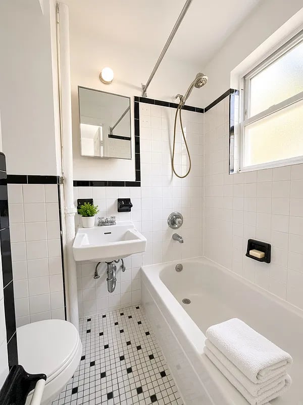 955 Metropolitan Ave 3R