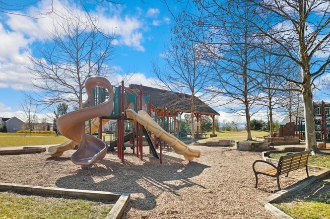492 Parkland Dr