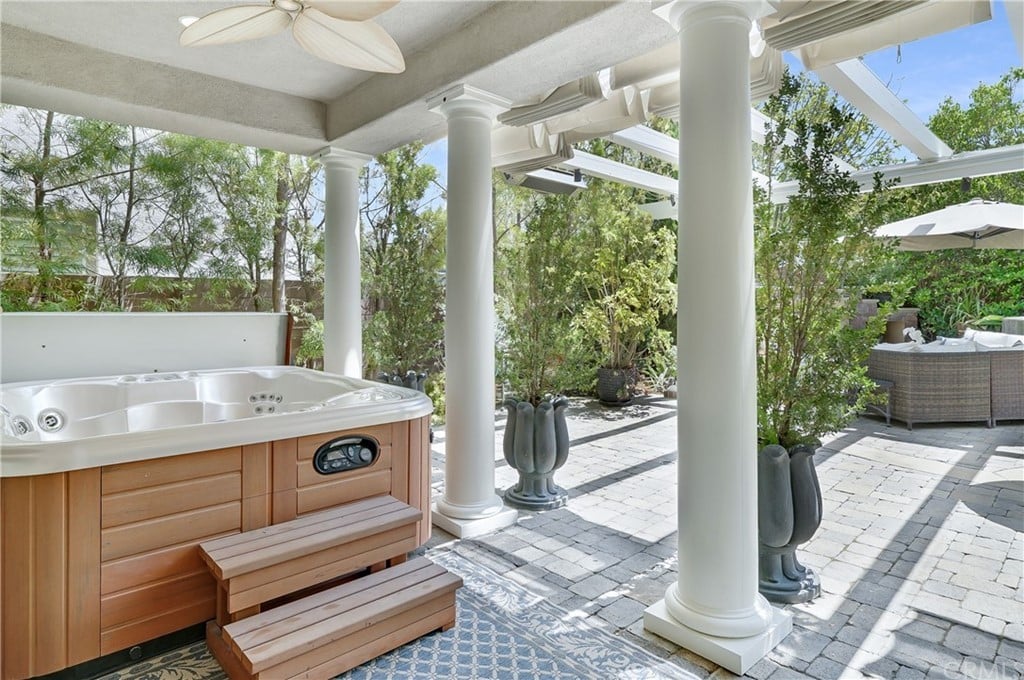 6 Galora Ln