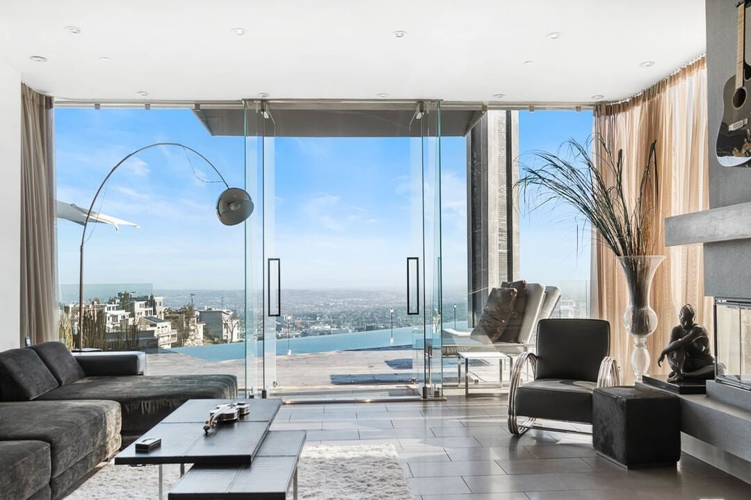 Luminor Crest, Viewmont Dr, 90069