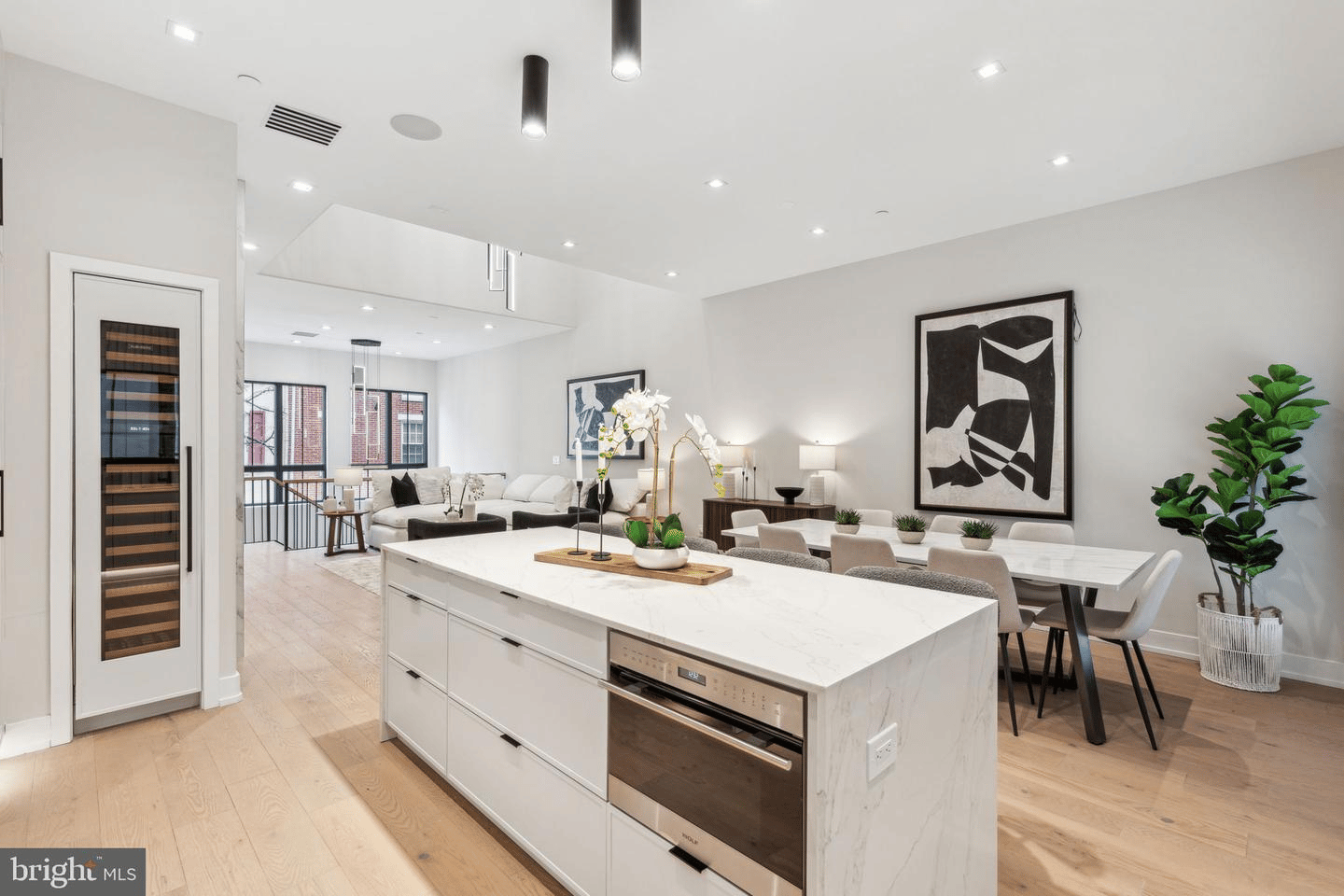 338 S Hicks St, Philadelphia, PA 19102