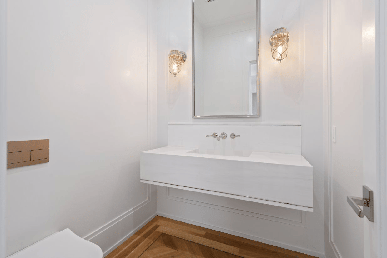 428 Edge of Woods Rd