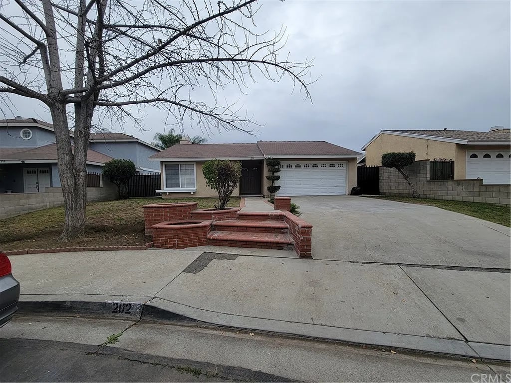 202 Oranut Ln