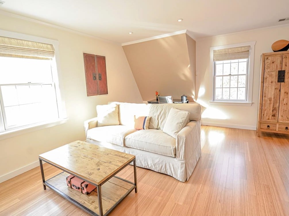 8 Puritan Dr