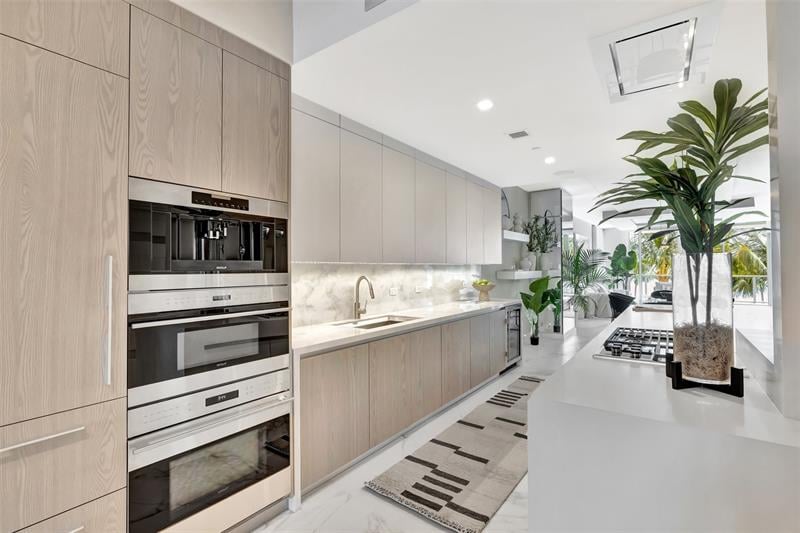 2200 N Ocean Blvd: Unit S303