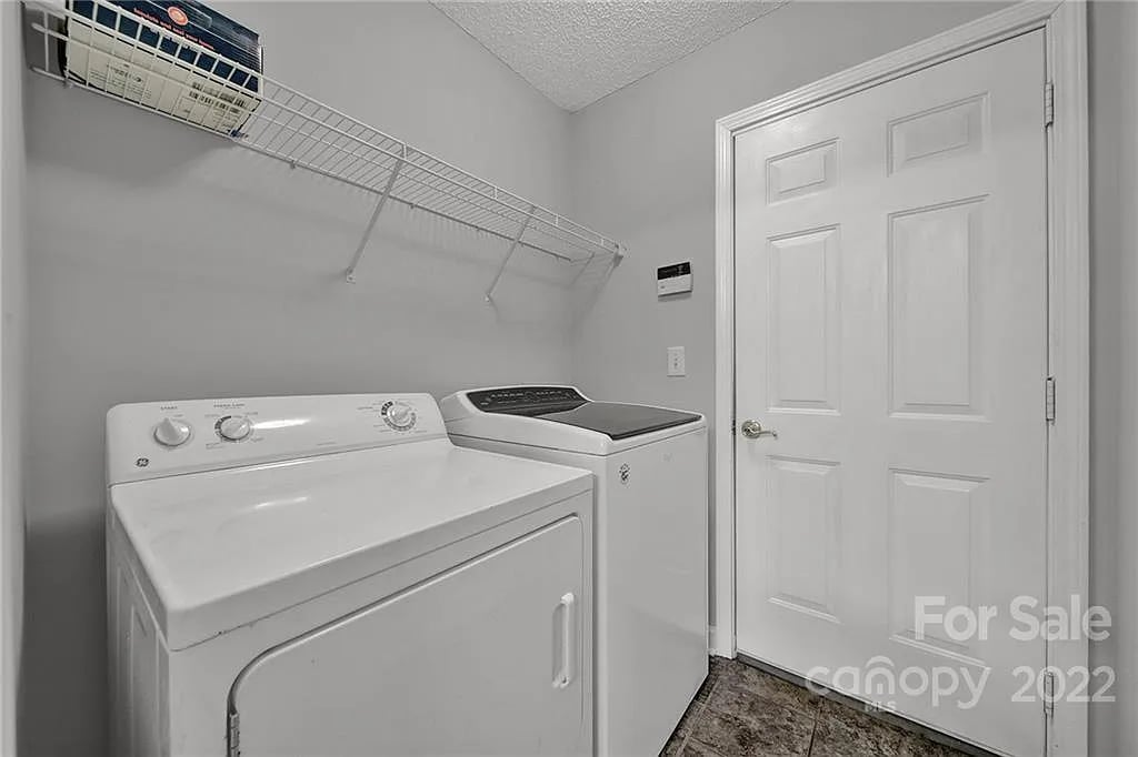 206 Forest Oaks Dr