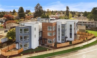 5902 Fauntleroy Way SW