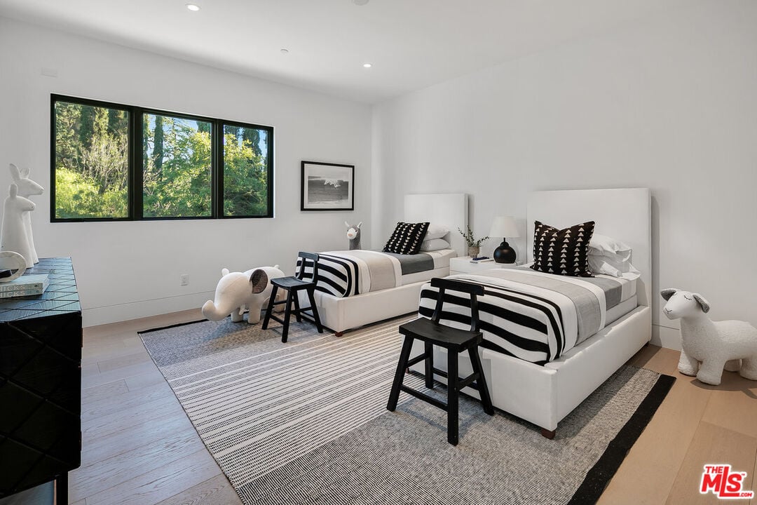 5376 Round Meadow Rd