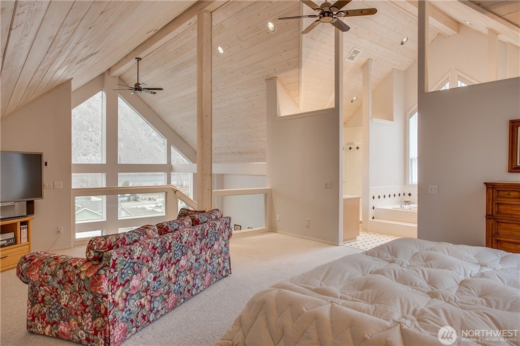 280 W Beach Dr