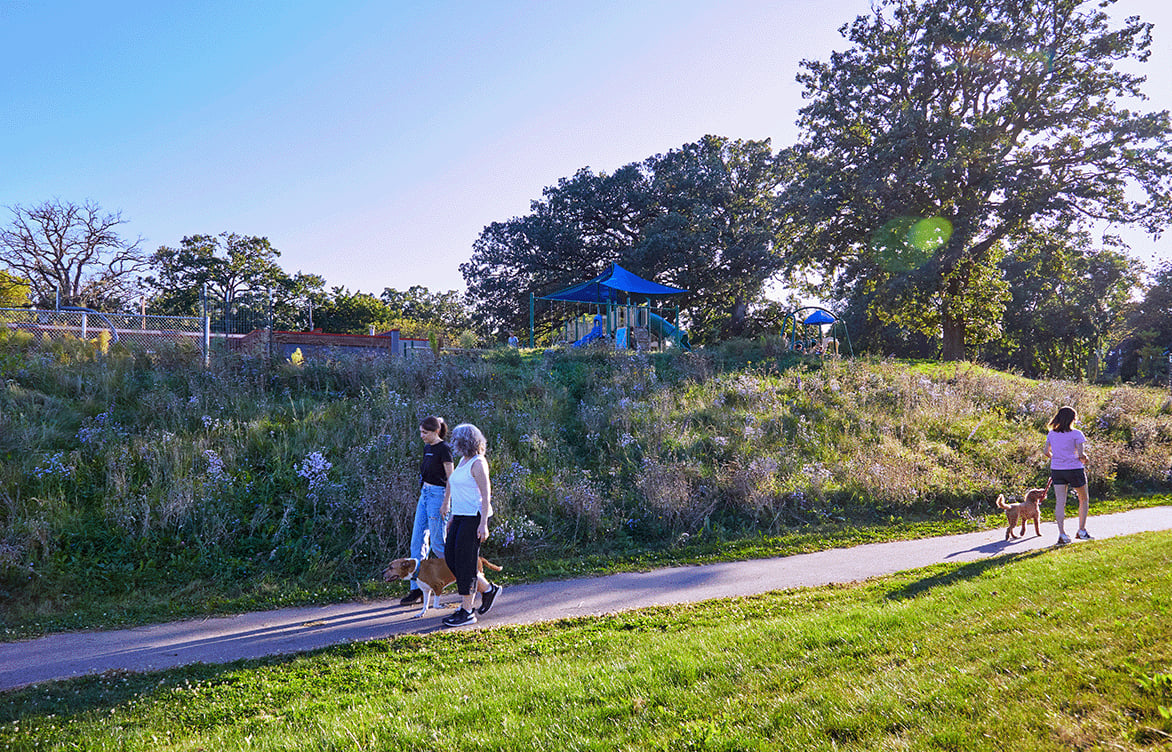 The Benefits of Living in a Community With Walking Trails